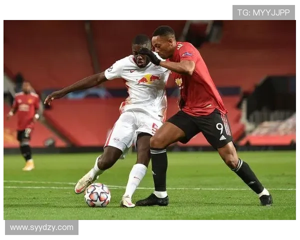 “各种梗”系列皇马和曼联的小幅亲签版画